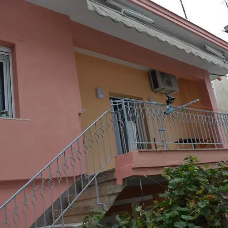 Cozy House Inthessaloniki- Ampelokipoi Apartment *